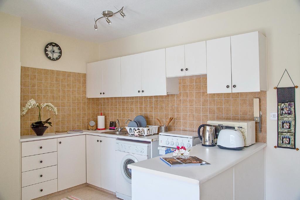 Paphos Love Nest Apartment Rum bild