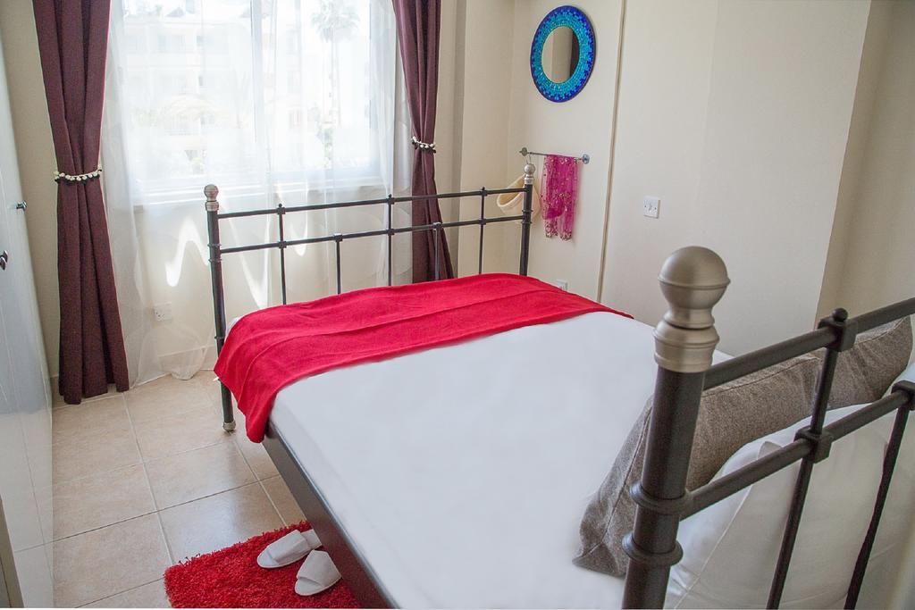 Paphos Love Nest Apartment Rum bild