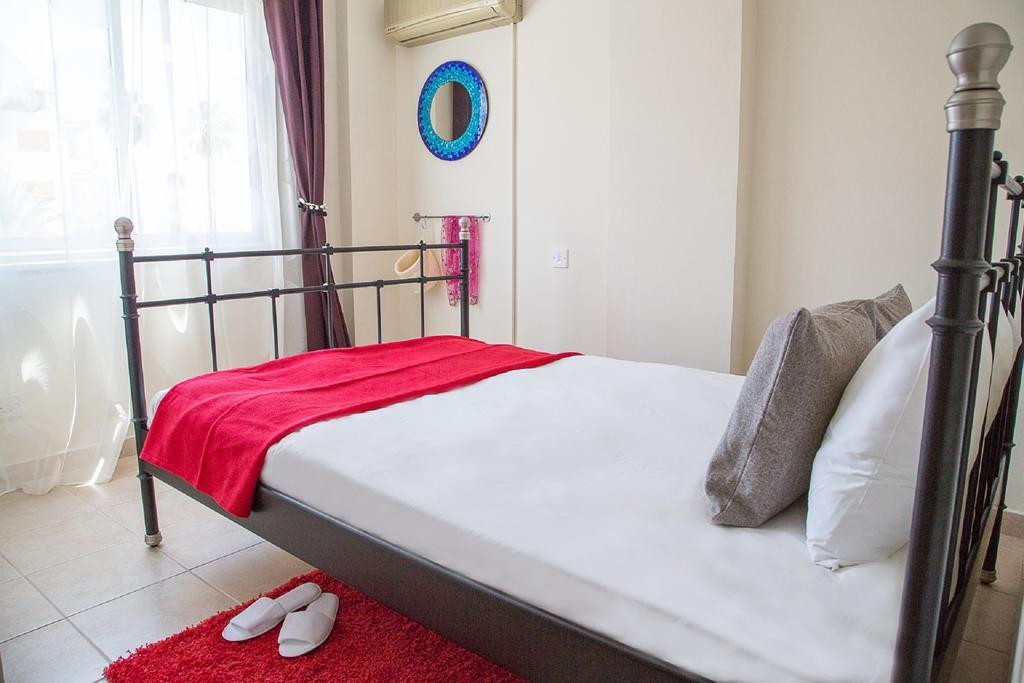 Paphos Love Nest Apartment Rum bild