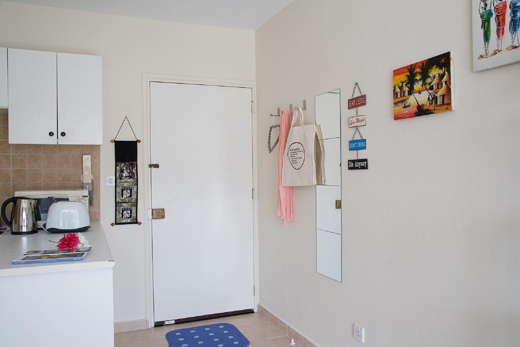 Paphos Love Nest Apartment Rum bild