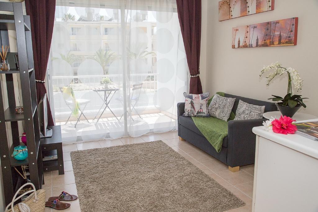 Paphos Love Nest Apartment Rum bild
